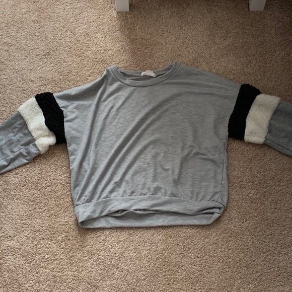Grey pull over - Picture 1 of 3